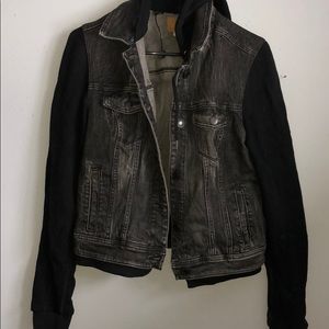 Black sweatshirt jean jacket